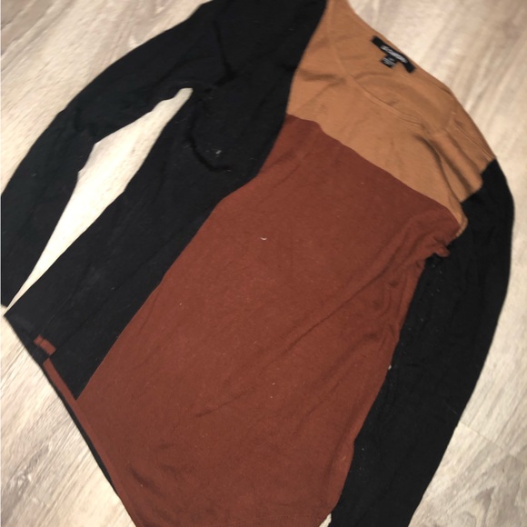 π«Άπ»-Le Chateau-geometric chic top - Picture 2 of 3